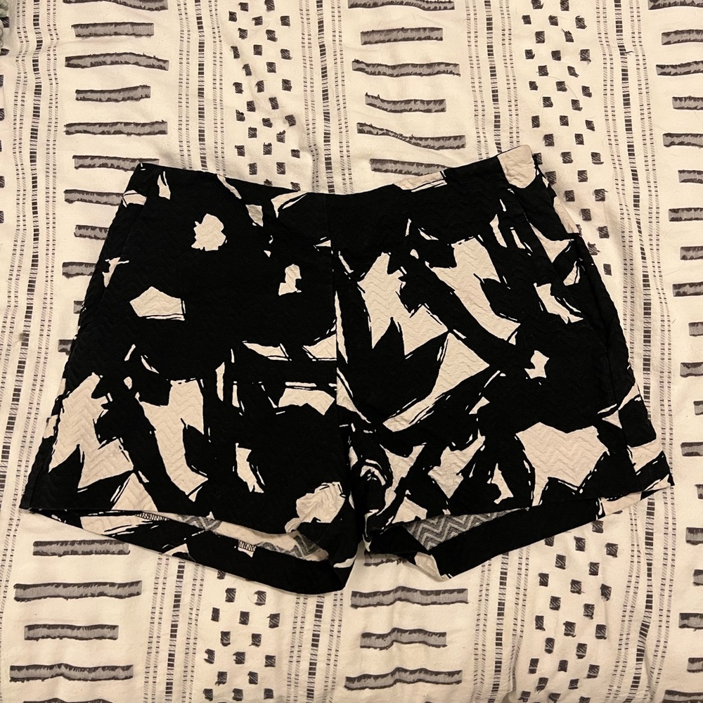 Banana Republic shorts. Size 6 but fit more like a size 4.